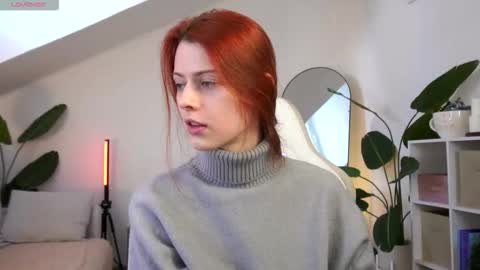 Snapshot of doll_lesli chatting on January 17, 11:48 am Your doll Lesli online show from January 17, 11:48 am