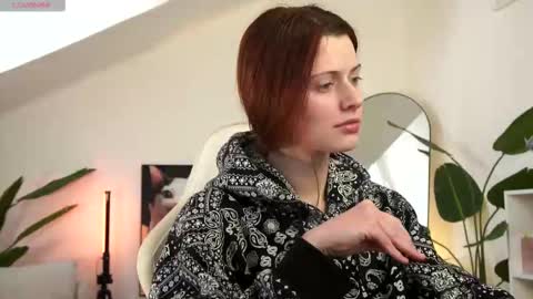 Snapshot of doll_lesli chatting on February 22, 12:58 pm Your doll Lesli online show from February 22, 12:58 pm