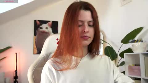 Snapshot of doll_lesli chatting on February 28, 1:01 pm Your doll Lesli online show from February 28, 1:01 pm