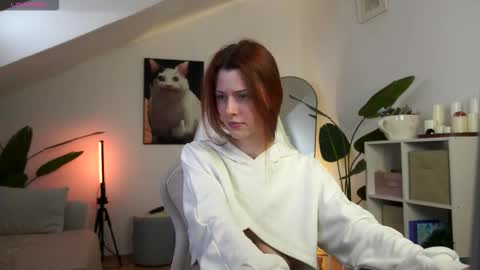 Snapshot of doll_lesli chatting on March 3, 12:33 pm Your doll Lesli online show from March 3, 12:33 pm