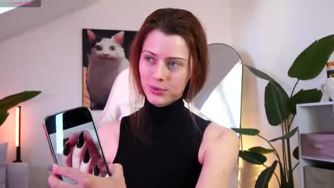 Snapshot of doll_lesli chatting on March 12, 12:55 pm Your doll Lesli online show from March 12, 12:55 pm