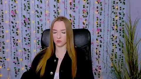 doll_vey online show from March 4, 12:22 pm