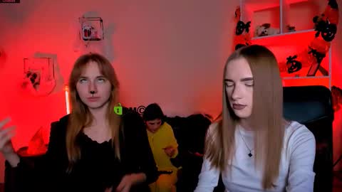 doll_vey online show from October 21, 7:25 pm