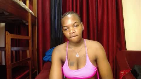 Snapshot of dollface_bella chatting on October 12, 3:11 pm Bella online show from October 12, 3:11 pm