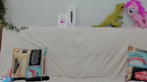 Snapshot of dolliemina chatting on December 14, 2:17 am dolliemina online show from December 14, 2:17 am