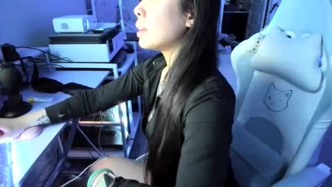 DOLLLFACE online show from March 19, 4:27 am