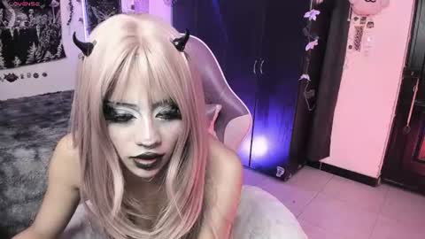 dolly_bones online show from June 30, 6:14 am