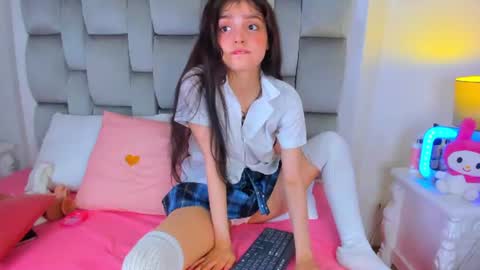 Snapshot of dolly_kitter chatting on June 29, 11:54 am dolly_kitter online show from June 29, 11:54 am