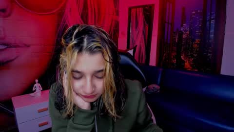 Dolly pocket online show from March 3, 9:04 am