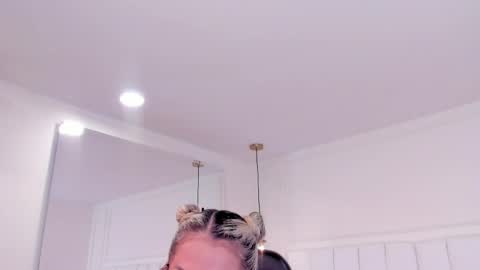 dolly walker online show from May 2, 2:27 am