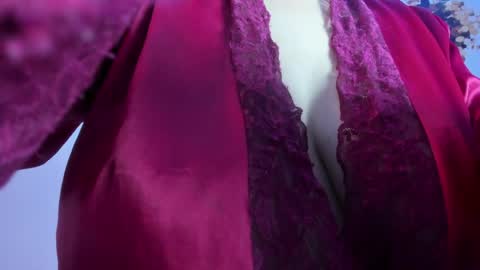 Snapshot of dolly_zoe chatting on May 27, 10:34 am Call me Zoe online show from May 27, 10:34 am
