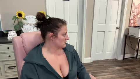 Dolly online show from February 26, 11:48 pm