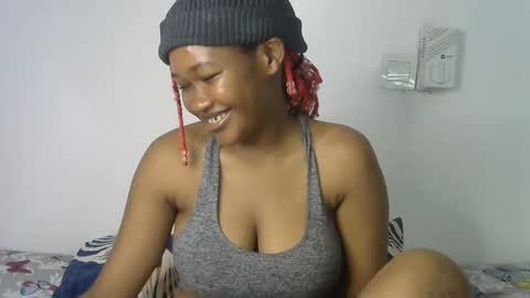 Snapshot of dollyplum chatting on October 4, 8:01 am Cushey online show from October 4, 8:01 am