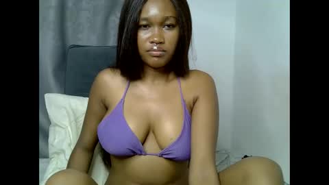 Snapshot of dollyplum chatting on May 26, 10:17 pm Cushey online show from May 26, 10:17 pm