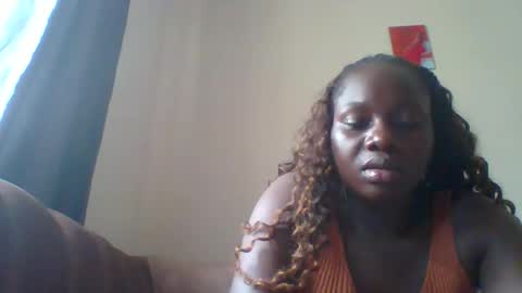 Snapshot of dollyvee chatting on May 5, 12:02 pm dollyvee online show from May 5, 12:02 pm