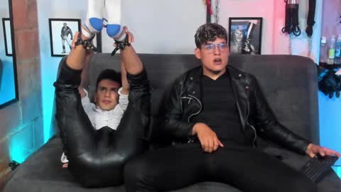 Snapshot of dom2travelers_sm chatting on January 28, 5:56 pm Diego Castell online show from January 28, 5:56 pm