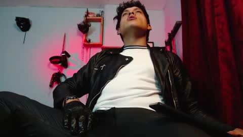 Snapshot of dom2travelers_sm chatting on October 13, 11:49 pm Diego Castell online show from October 13, 11:49 pm