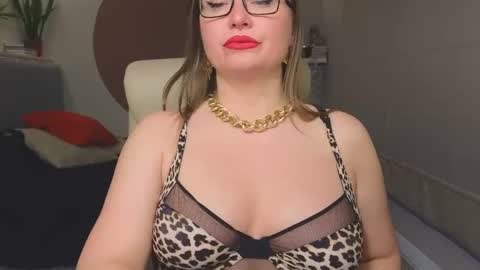 DOM MUMMY online show from April 29, 5:52 pm