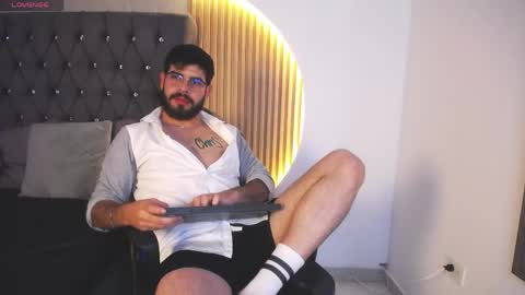domboy  online show from May 6, 8:03 pm
