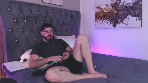 domboy  online show from May 15, 8:27 pm