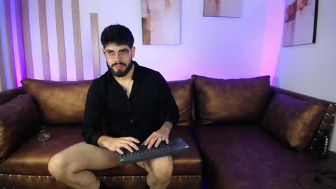 domboy  online show from June 9, 8:31 pm