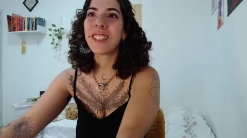 Snapshot of domenica_dos_ouros chatting on April 12, 8:36 pm sweet domme online show from April 12, 8:36 pm