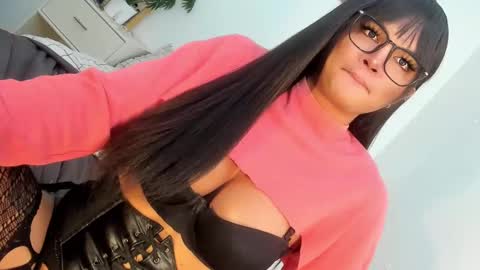 Snapshot of domina_angela chatting on February 14, 11:53 pm ANGELA online show from February 14, 11:53 pm