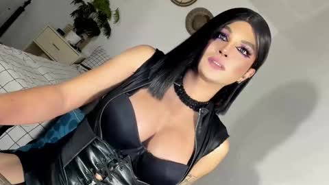 Snapshot of domina_angela chatting on March 2, 4:21 pm ANGELA online show from March 2, 4:21 pm