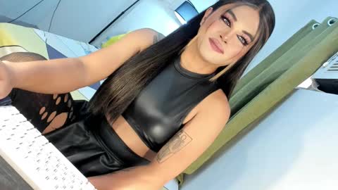 Snapshot of domina_angela chatting on September 23, 12:13 am ANGELA online show from September 23, 12:13 am