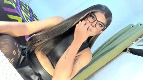 Snapshot of domina_angela chatting on October 24, 3:19 pm ANGELA online show from October 24, 3:19 pm