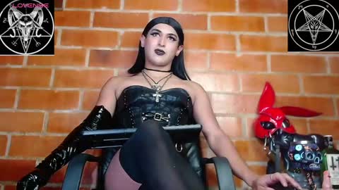 Snapshot of domina_lilith chatting on January 25, 3:40 am Lilith online show from January 25, 3:40 am