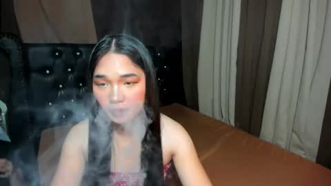 Snapshot of dominant_thea chatting on May 2, 6:13 pm THEA online show from May 2, 6:13 pm