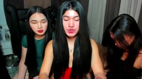 Snapshot of dominant_thea chatting on May 7, 7:19 pm THEA online show from May 7, 7:19 pm