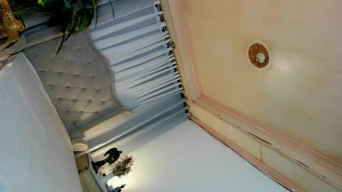 Snapshot of dominantgoddessontop chatting on September 24, 7:17 pm CALL ME BABY BELLA online show from September 24, 7:17 pm