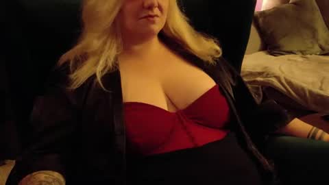 Snapshot of dominasadique chatting on July 15, 9:20 pm SADE online show from July 15, 9:20 pm