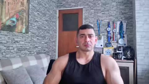 Snapshot of dominatemuscle chatting on January 7, 9:34 am Kevin online show from January 7, 9:34 am