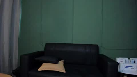 Dominc berry online show from April 25, 1:41 pm