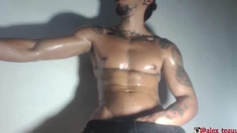 Snapshot of dominic_donnovan chatting on October 27, 4:38 am DOMI online show from October 27, 4:38 am