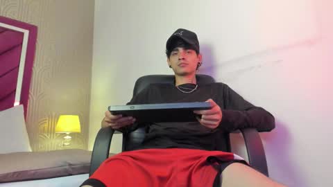 Dominic foox online show from March 10, 1:49 pm