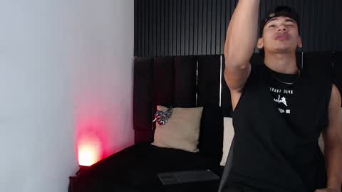 Snapshot of dominic_ghost chatting on October 17, 11:18 pm Dominic online show from October 17, 11:18 pm