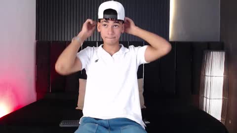 Dominic online show from December 22, 4:53 am