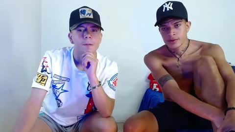 Snapshot of dominic_hanks chatting on December 17, 10:10 am DOMINIC AND ANDREW online show from December 17, 10:10 am