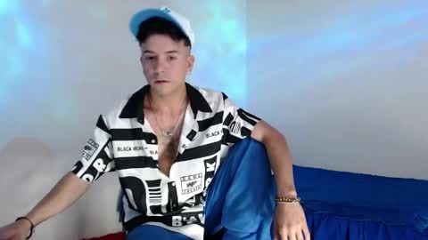 Snapshot of dominic_hanks chatting on June 9, 4:35 am DOMINIC AND ANDREW online show from June 9, 4:35 am