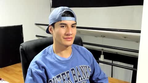 Snapshot of dominic_radccliffe chatting on November 7, 1:49 am Your real love online show from November 7, 1:49 am