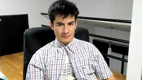 Snapshot of dominic_radccliffe chatting on November 11, 2:33 am Your real love online show from November 11, 2:33 am