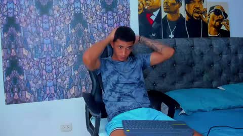 Snapshot of dominic_smith_ chatting on February 7, 2:08 am dominic_smith_ online show from February 7, 2:08 am