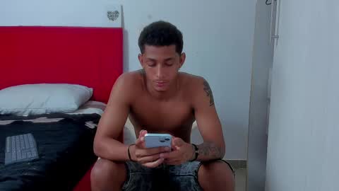 Snapshot of dominic_smith_ chatting on February 21, 2:39 am dominic_smith_ online show from February 21, 2:39 am