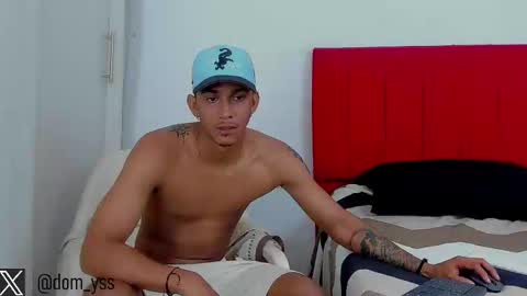 Snapshot of dominic_smith_ chatting on February 23, 1:46 am dominic_smith_ online show from February 23, 1:46 am