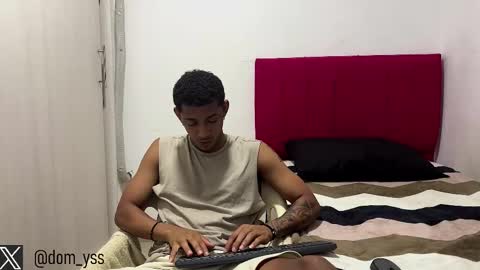 Snapshot of dominic_smith_ chatting on February 23, 11:58 pm dominic_smith_ online show from February 23, 11:58 pm