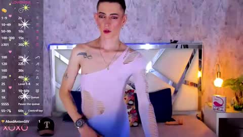 Dominic online show from November 4, 5:01 pm